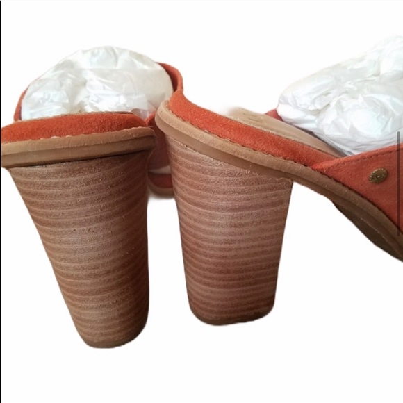 UGG Women's Celia Slide Sandal - Picture 4 of 8